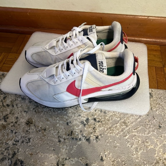 Nike Women Tennis Shoes - Picture 11 of 11